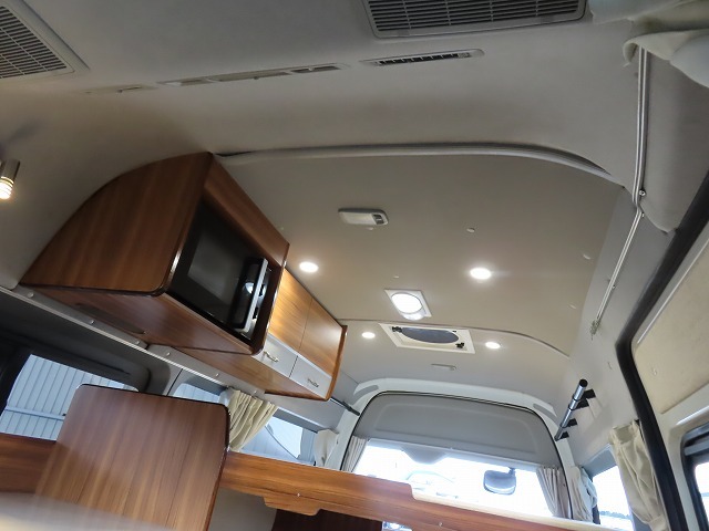 キャンピングカーバンコン