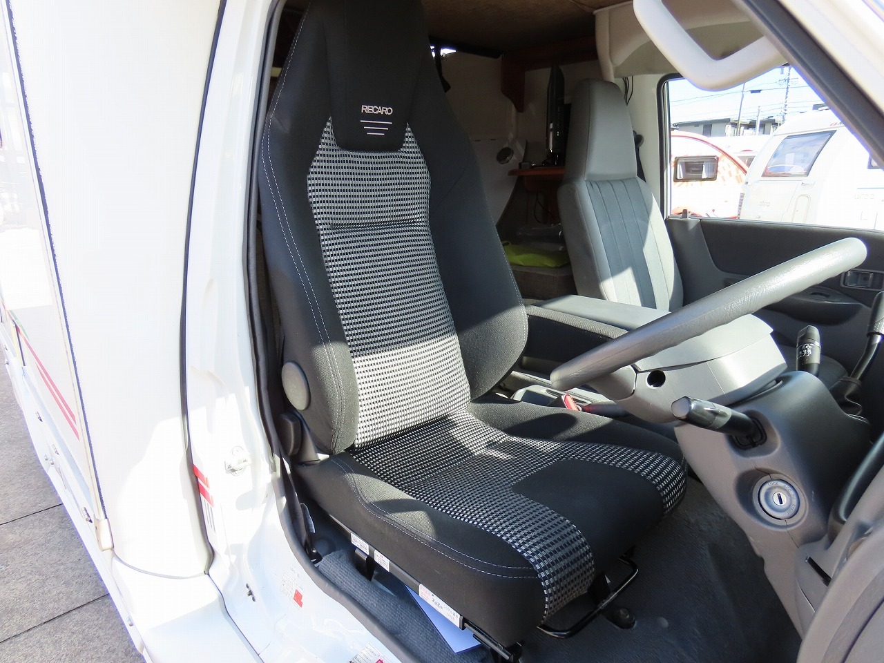 キャンピングカーキャブコン