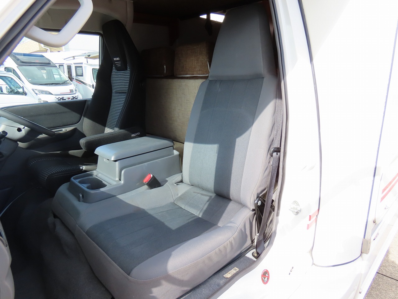 キャンピングカーキャブコン