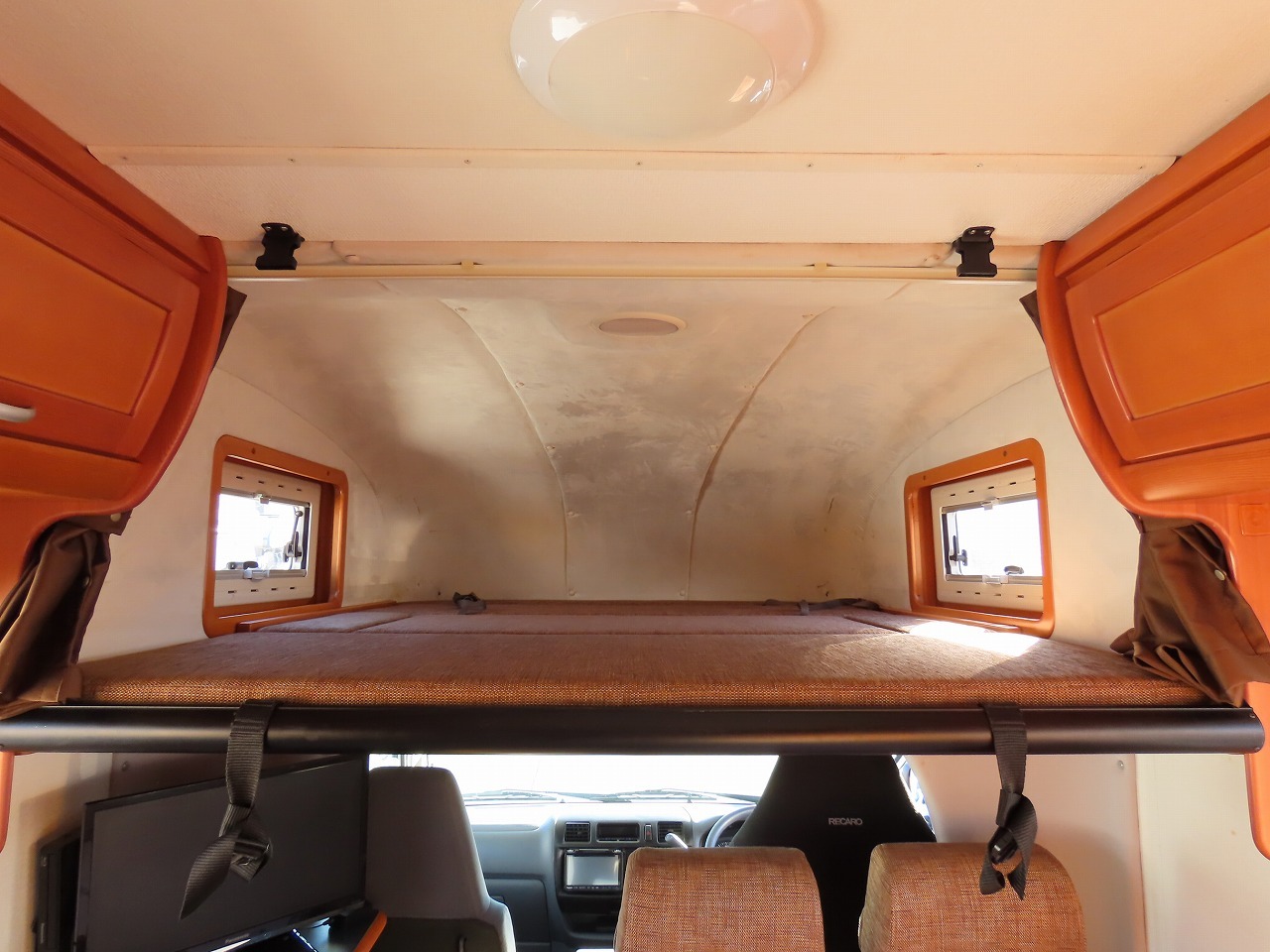 キャンピングカーキャブコン