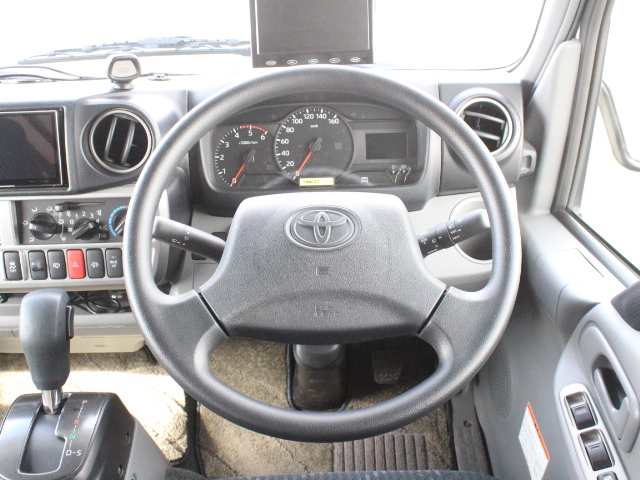 キャンピングカーキャブコン