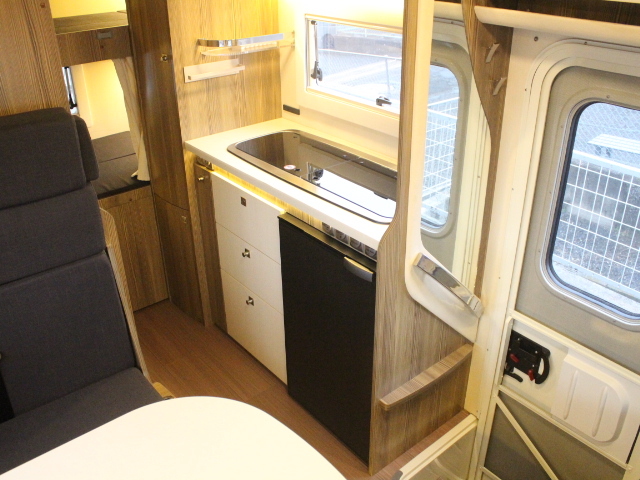 キャンピングカーキャブコン