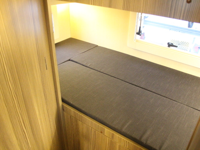 キャンピングカーキャブコン