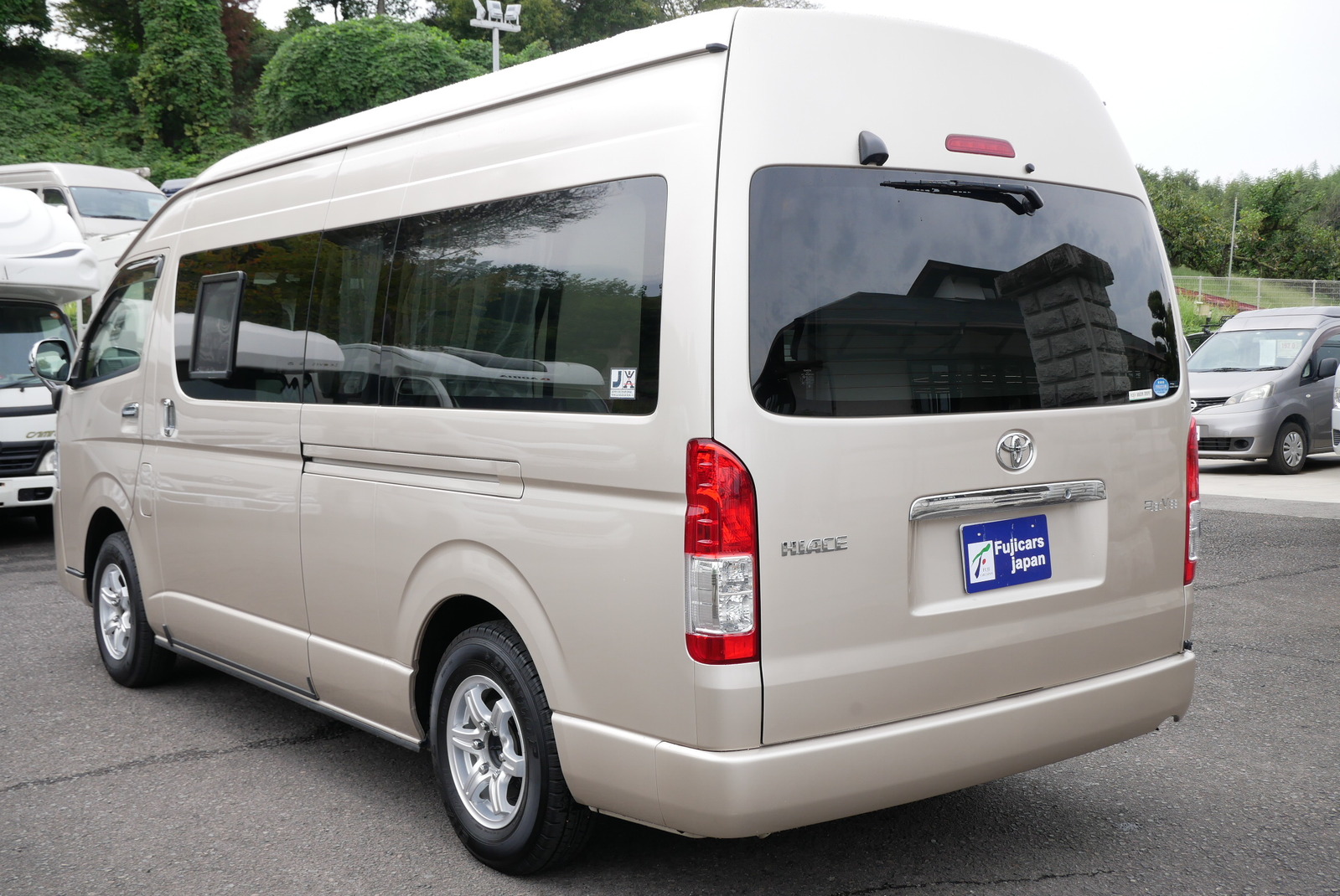 キャンピングカーバンコン