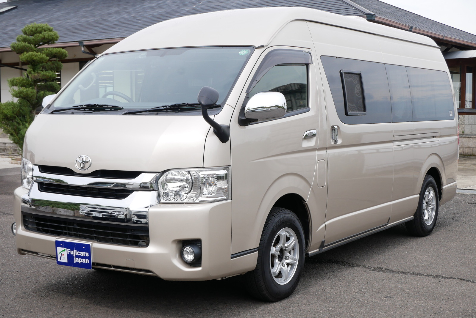 キャンピングカーバンコン