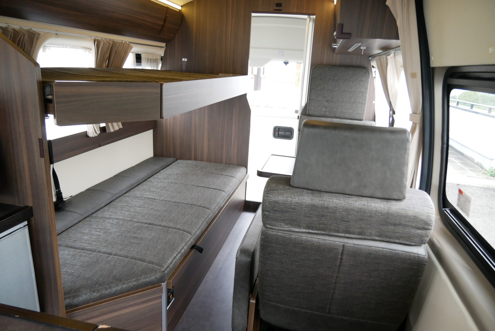 キャンピングカーバンコン