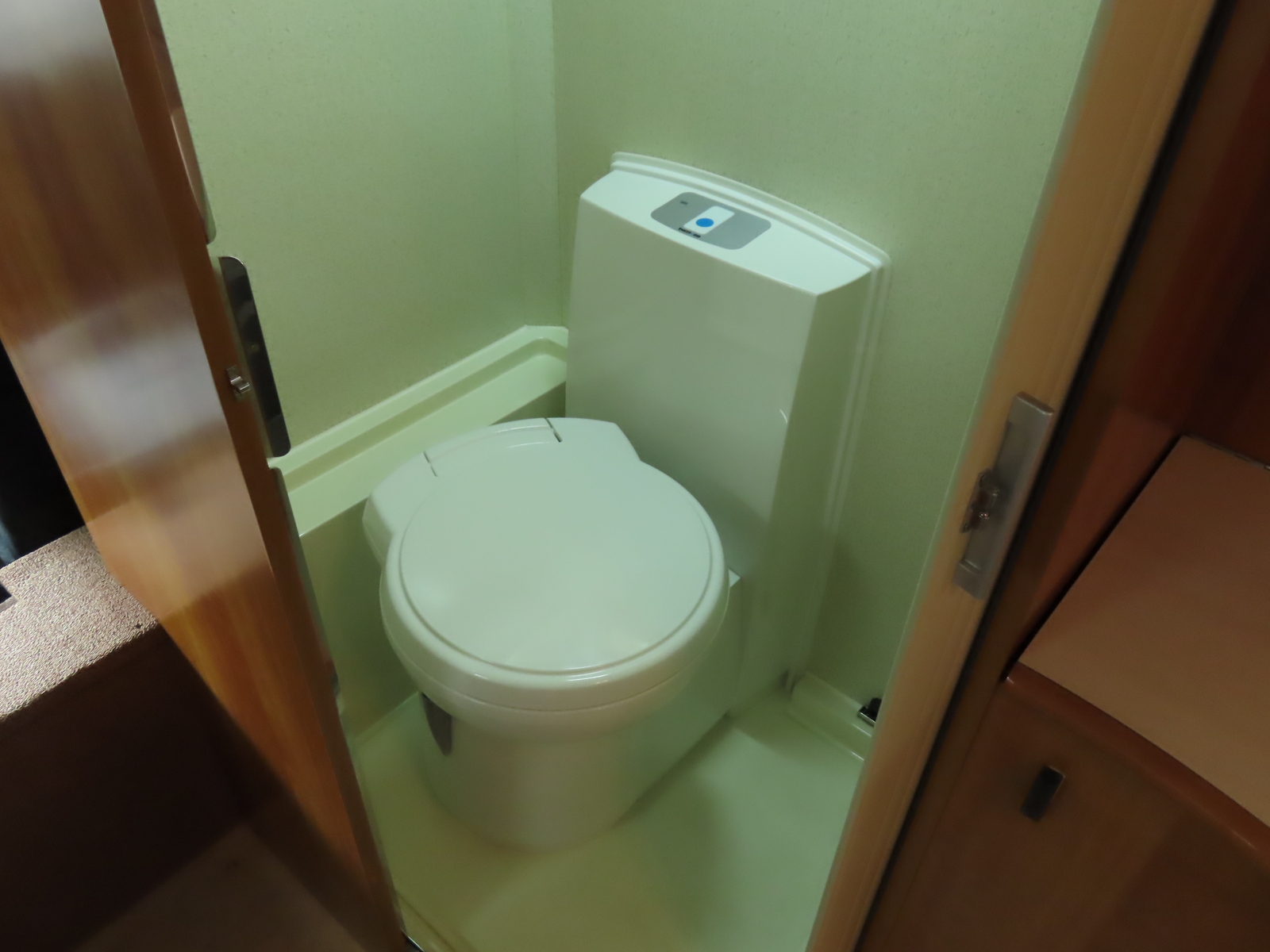 キャンピングカーキャブコン