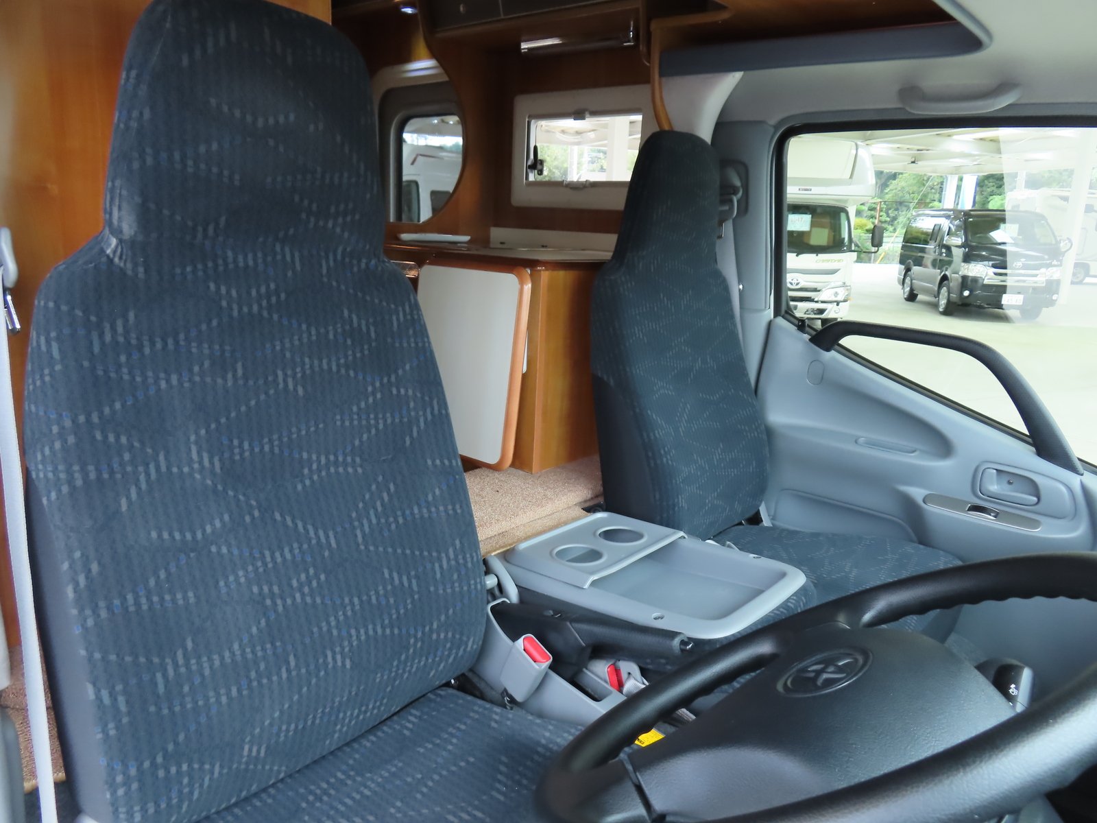 キャンピングカーキャブコン