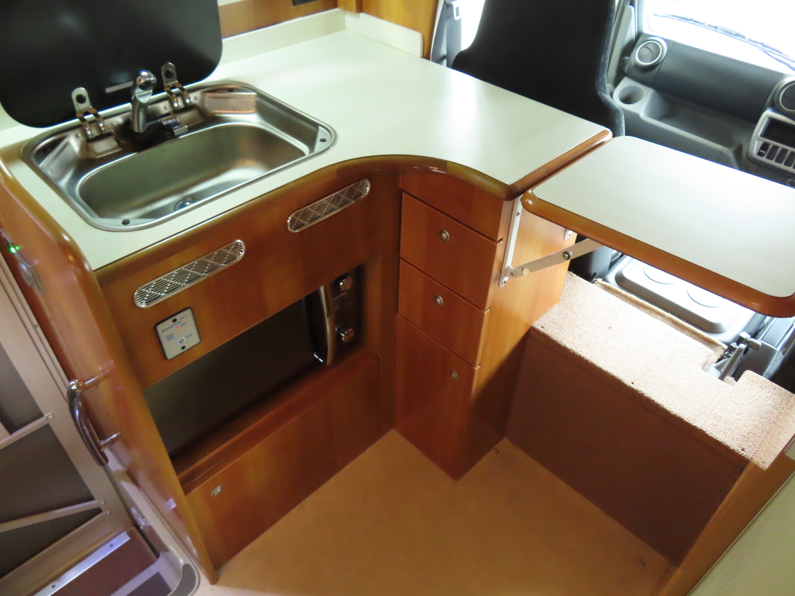 キャンピングカーキャブコン