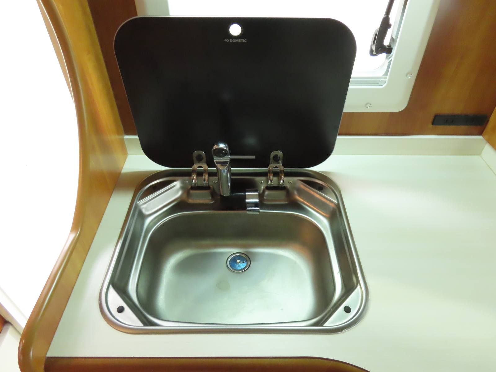 キャンピングカーキャブコン