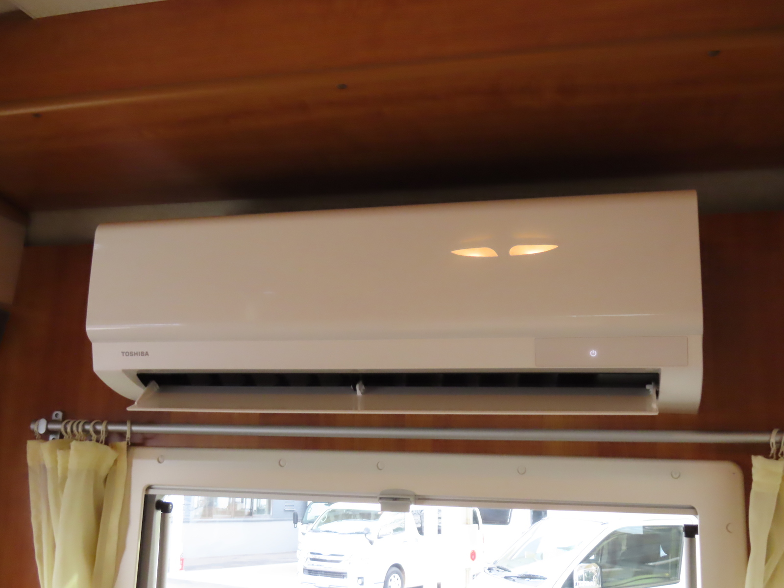 キャンピングカーキャブコン