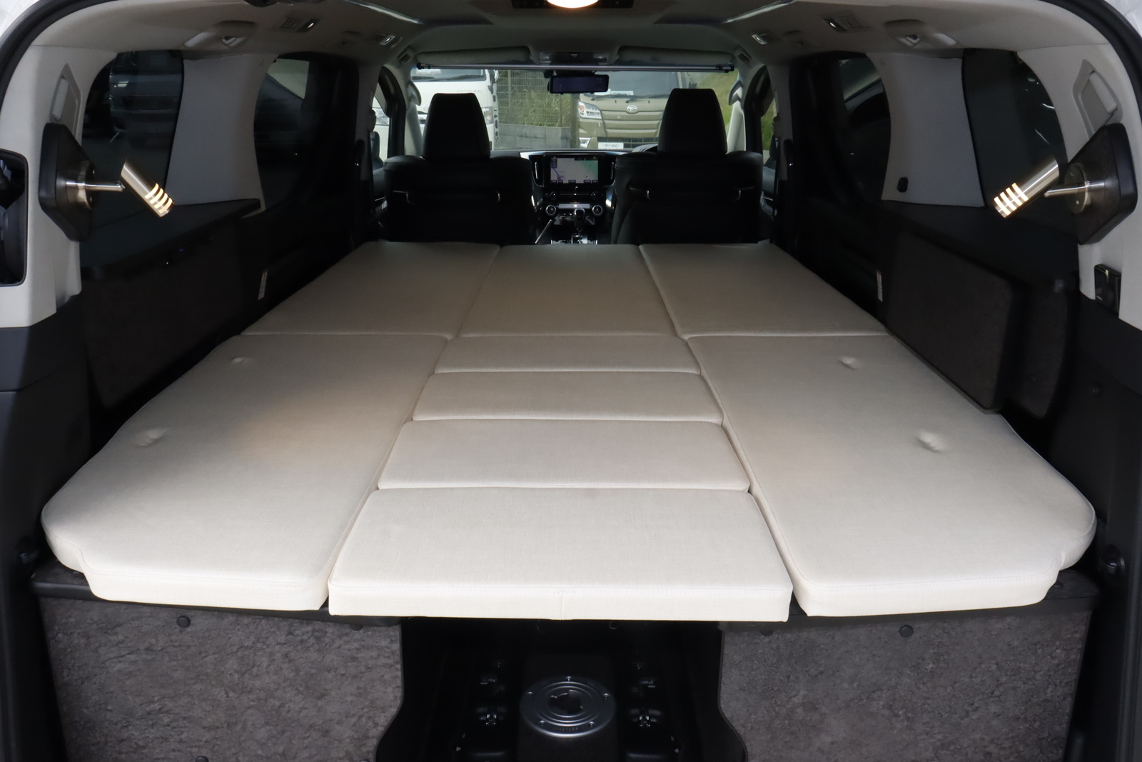 キャンピングカーバンコン