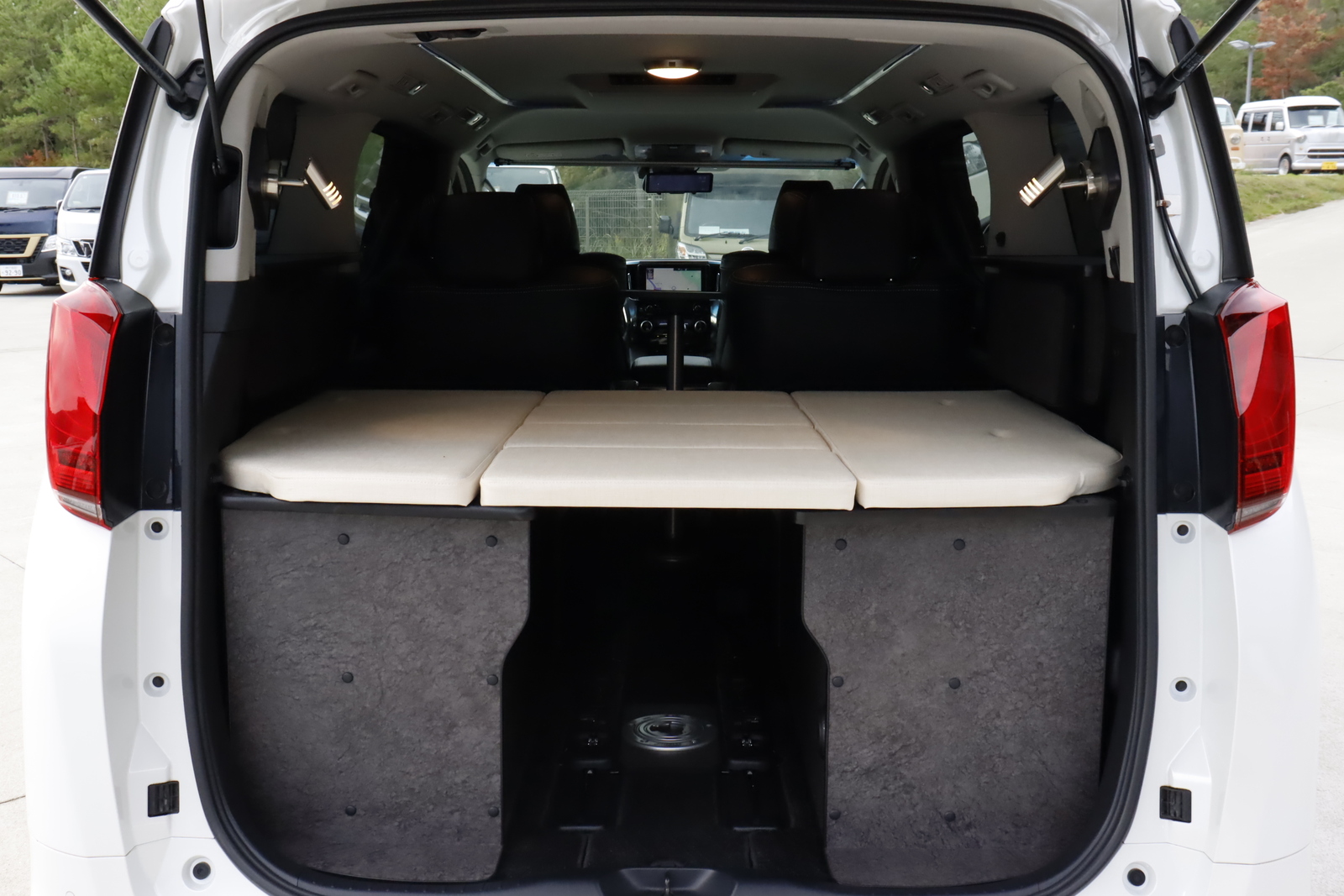 キャンピングカーバンコン