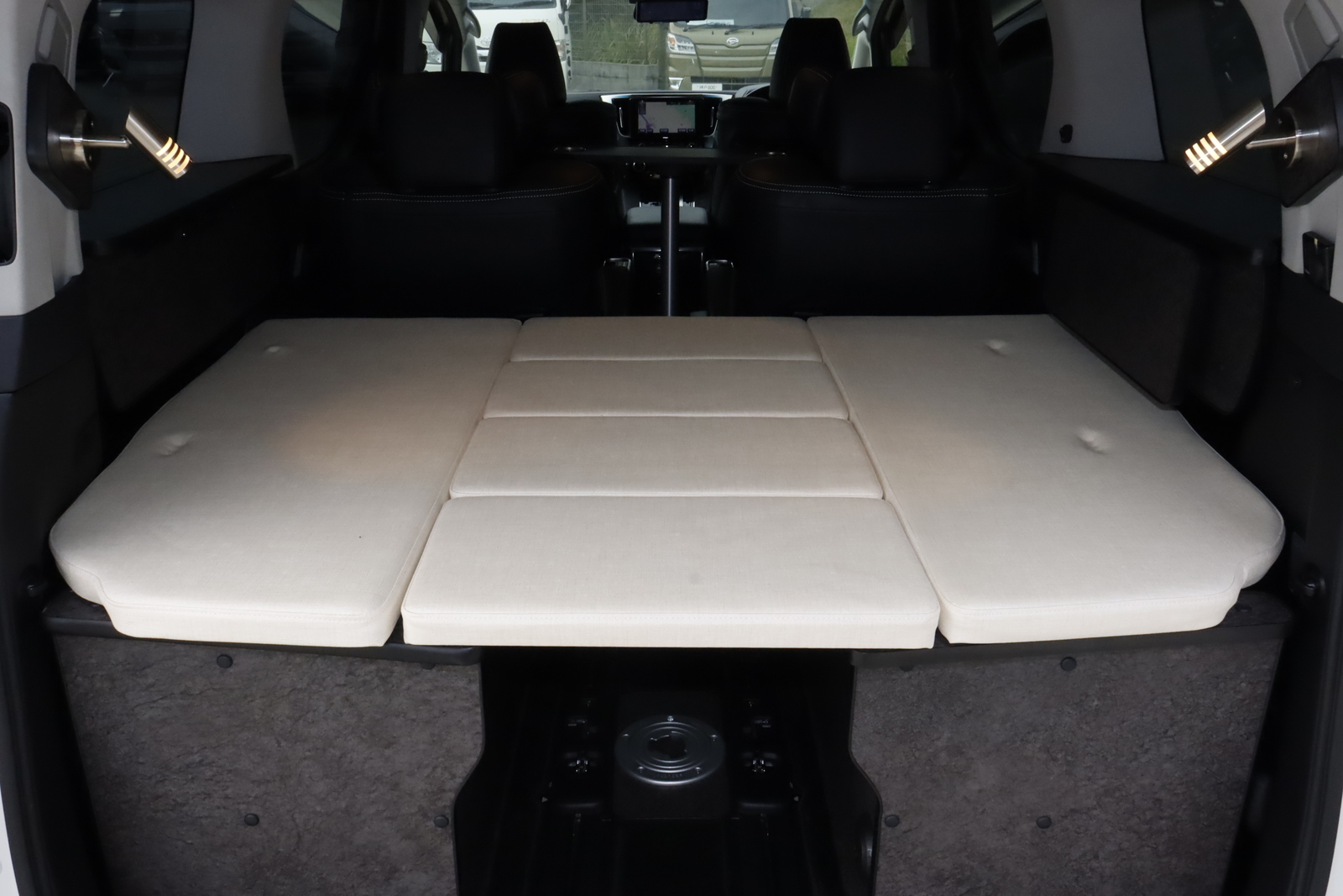 キャンピングカーバンコン