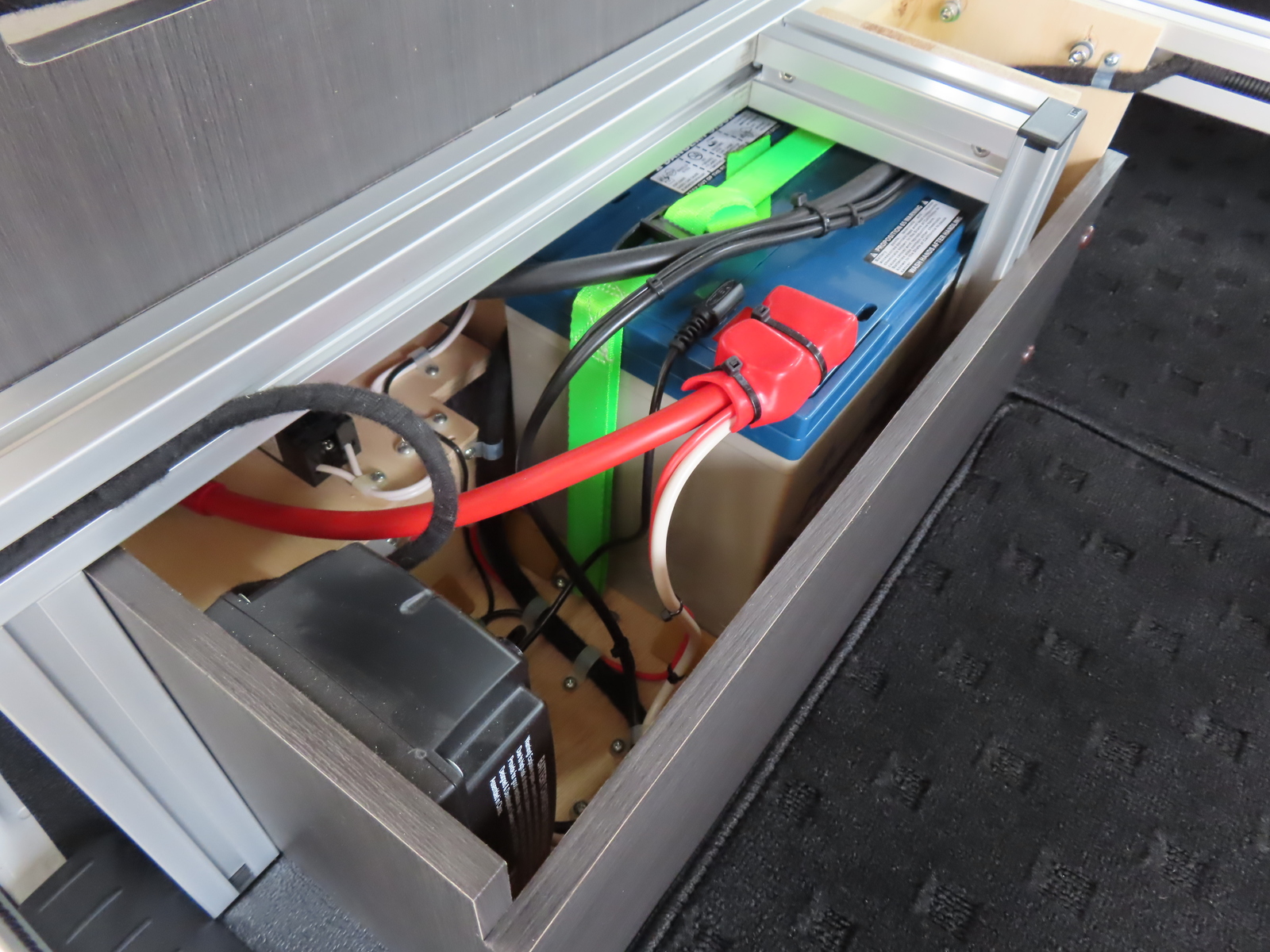 キャンピングカーバンコン