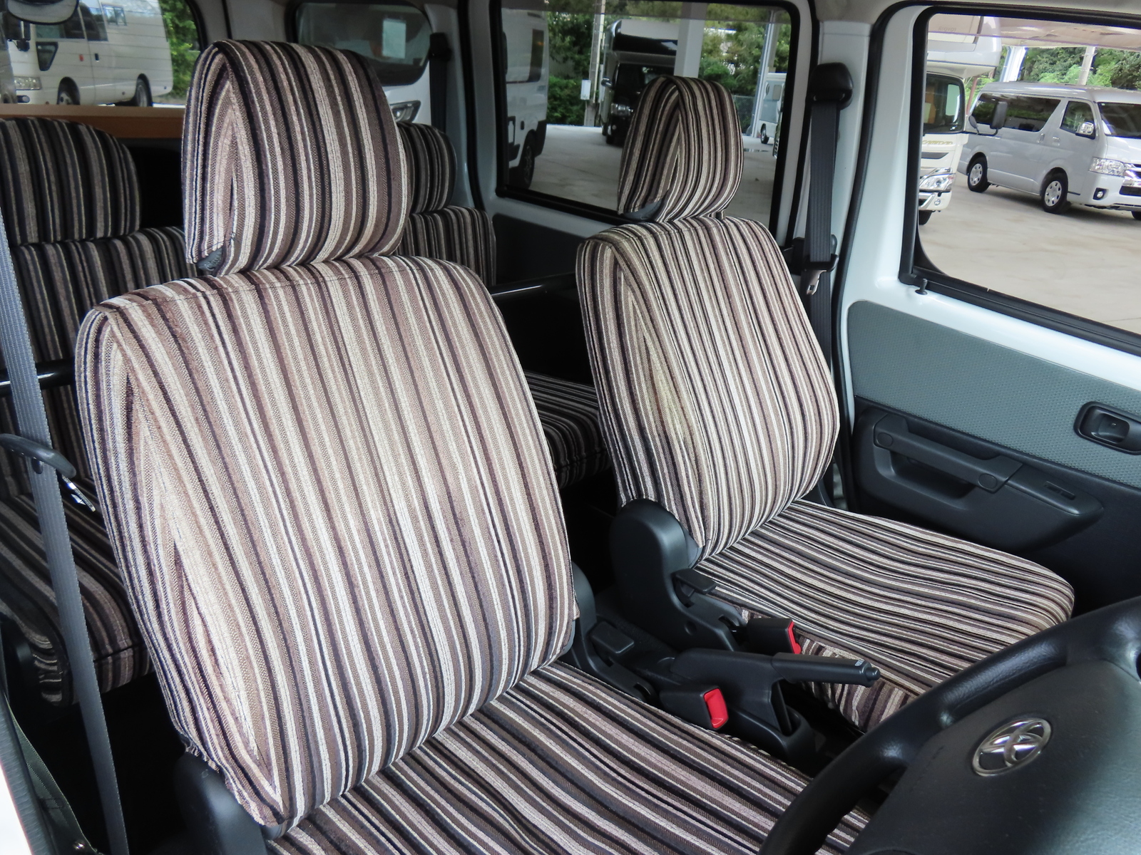 キャンピングカーバンコン