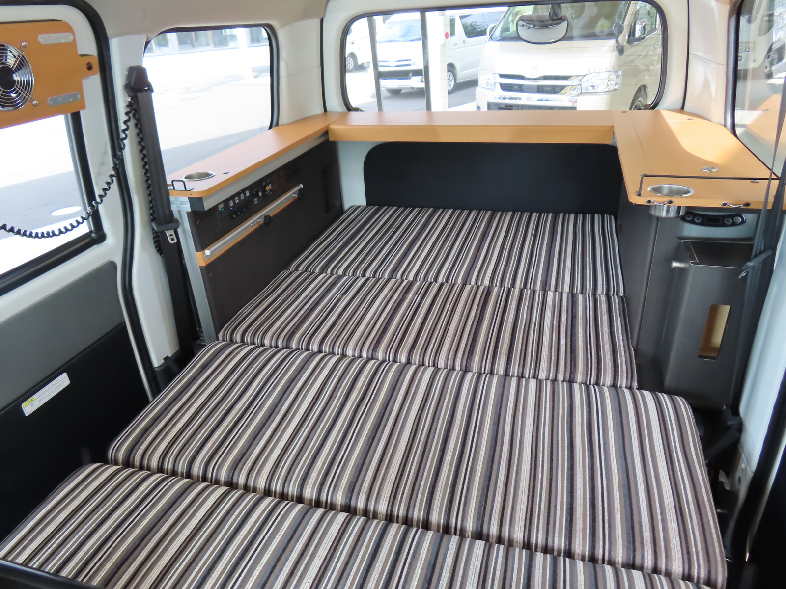 キャンピングカーバンコン