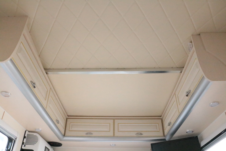 キャンピングカー軽キャンパー