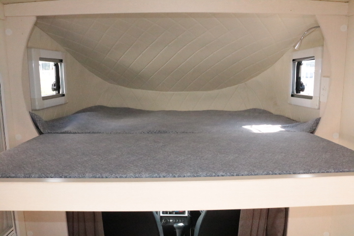 キャンピングカー軽キャンパー