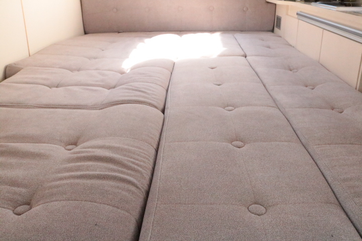 キャンピングカー軽キャンパー