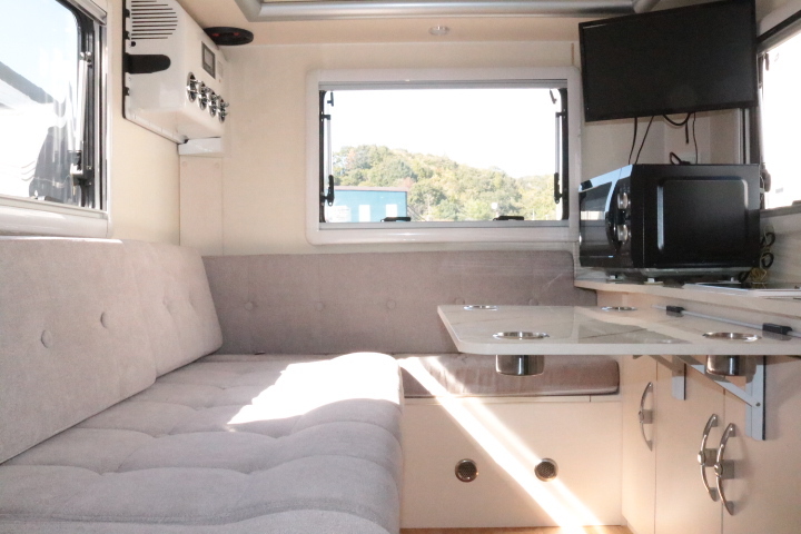 キャンピングカー軽キャンパー