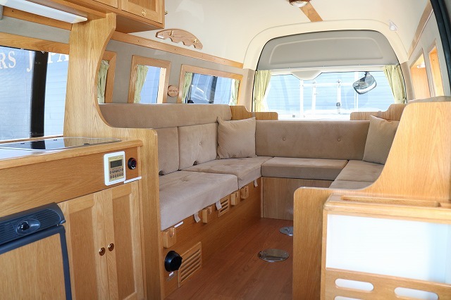 キャンピングカーバンコン