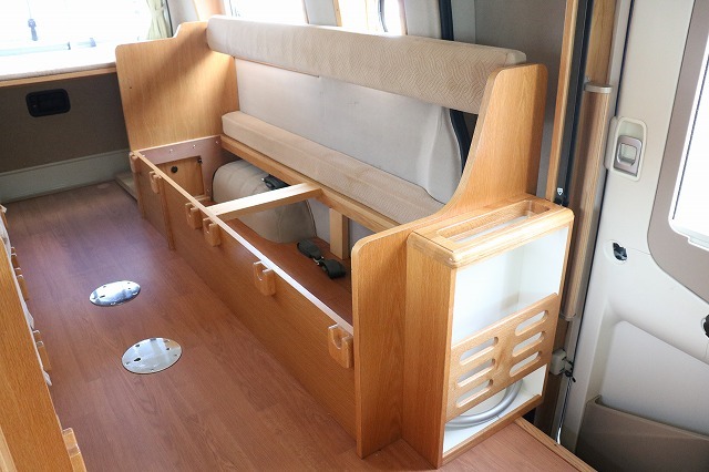 キャンピングカーバンコン