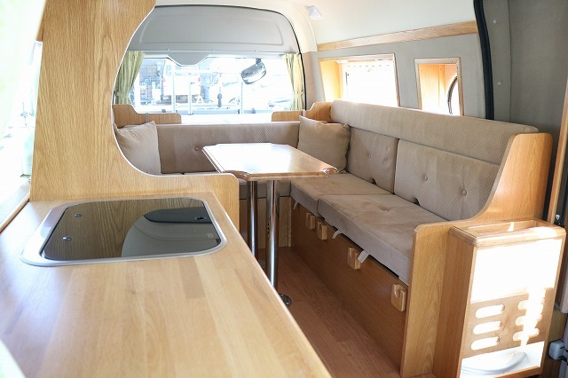 キャンピングカーバンコン