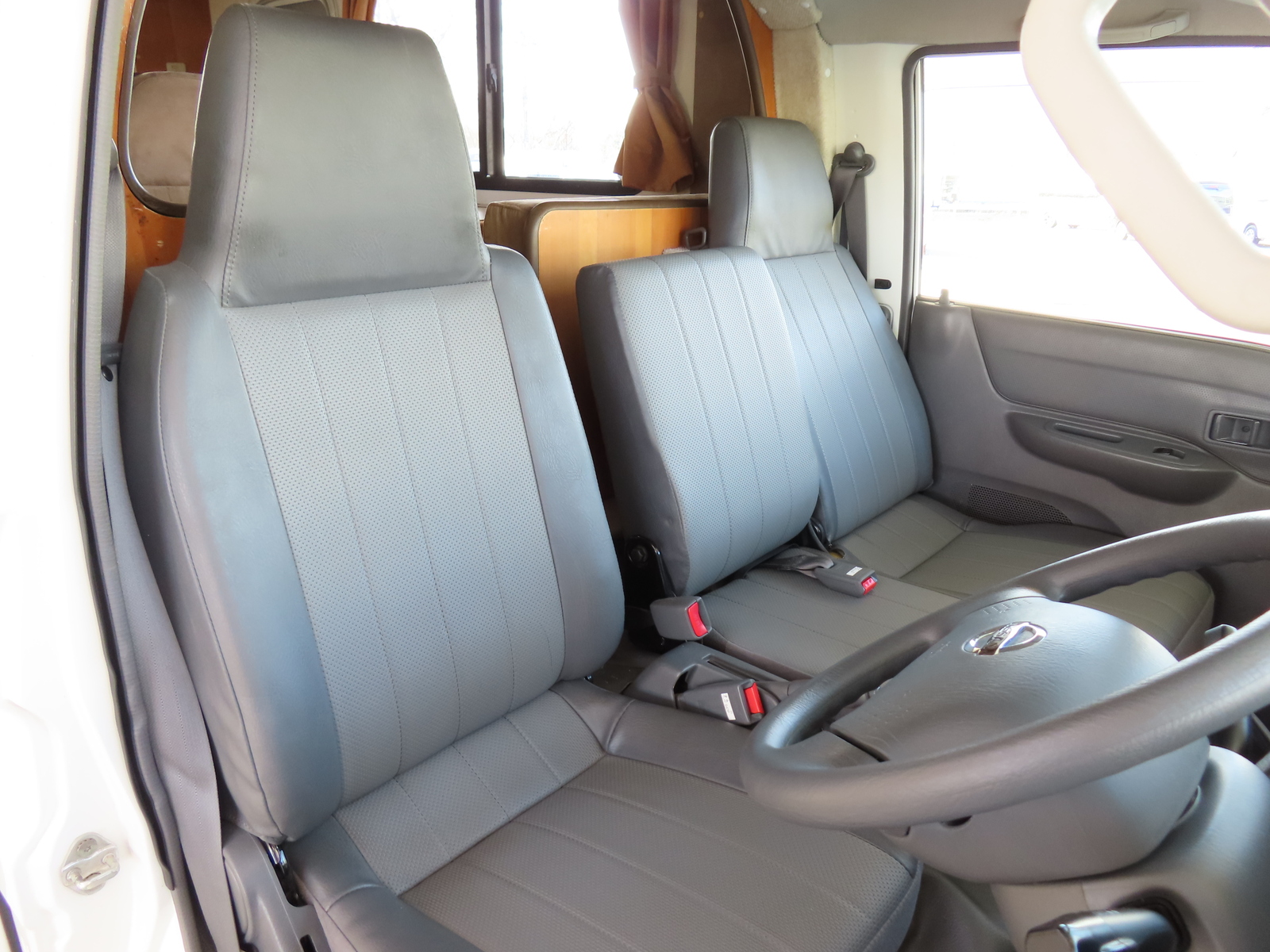 キャンピングカーキャブコン