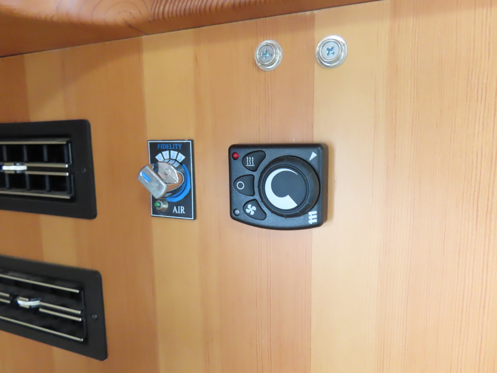 キャンピングカーキャブコン