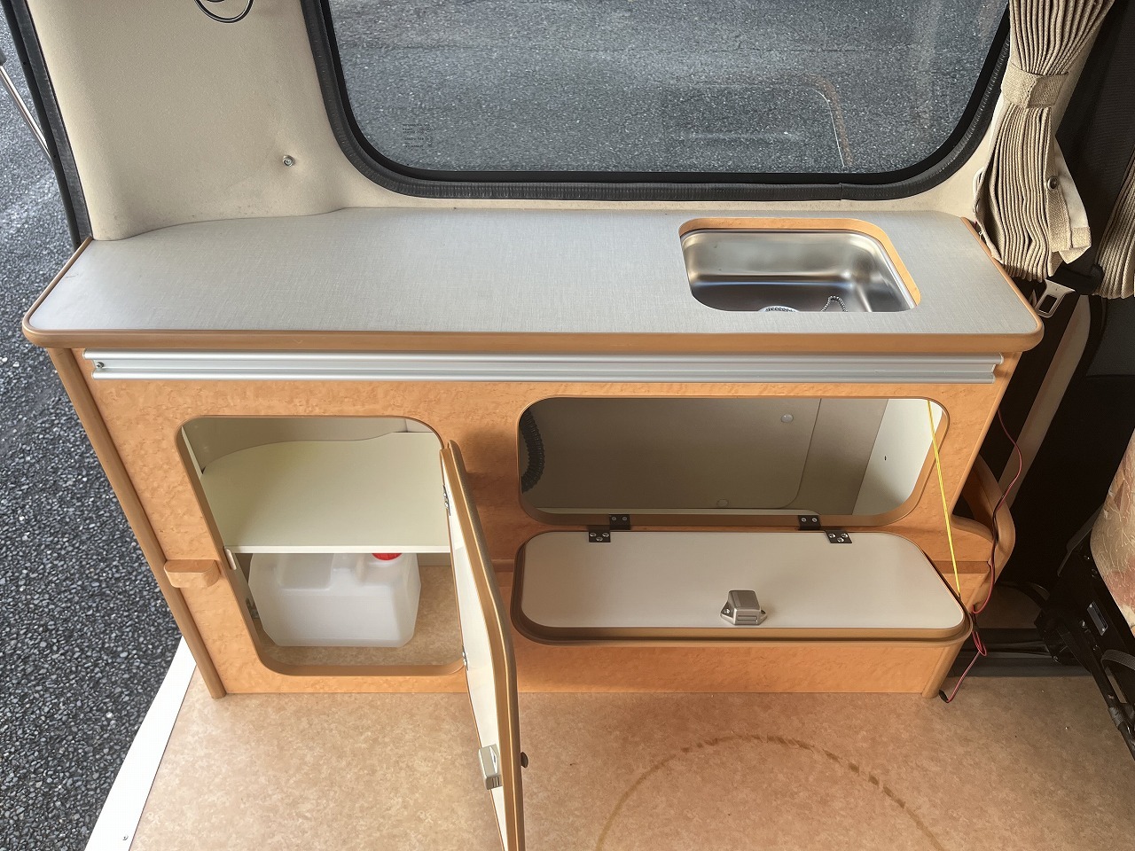 キャンピングカーバンコン