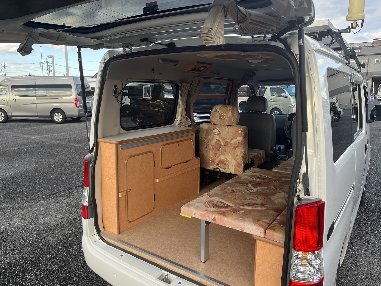 キャンピングカーバンコン