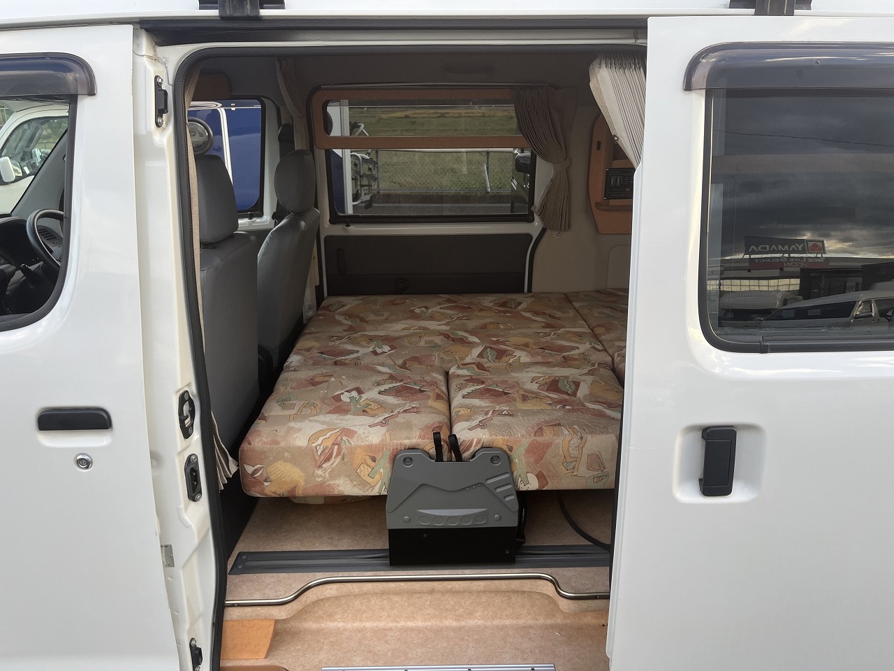 キャンピングカーバンコン