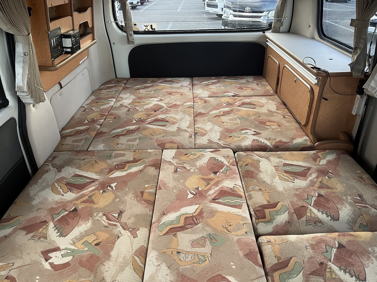 キャンピングカーバンコン