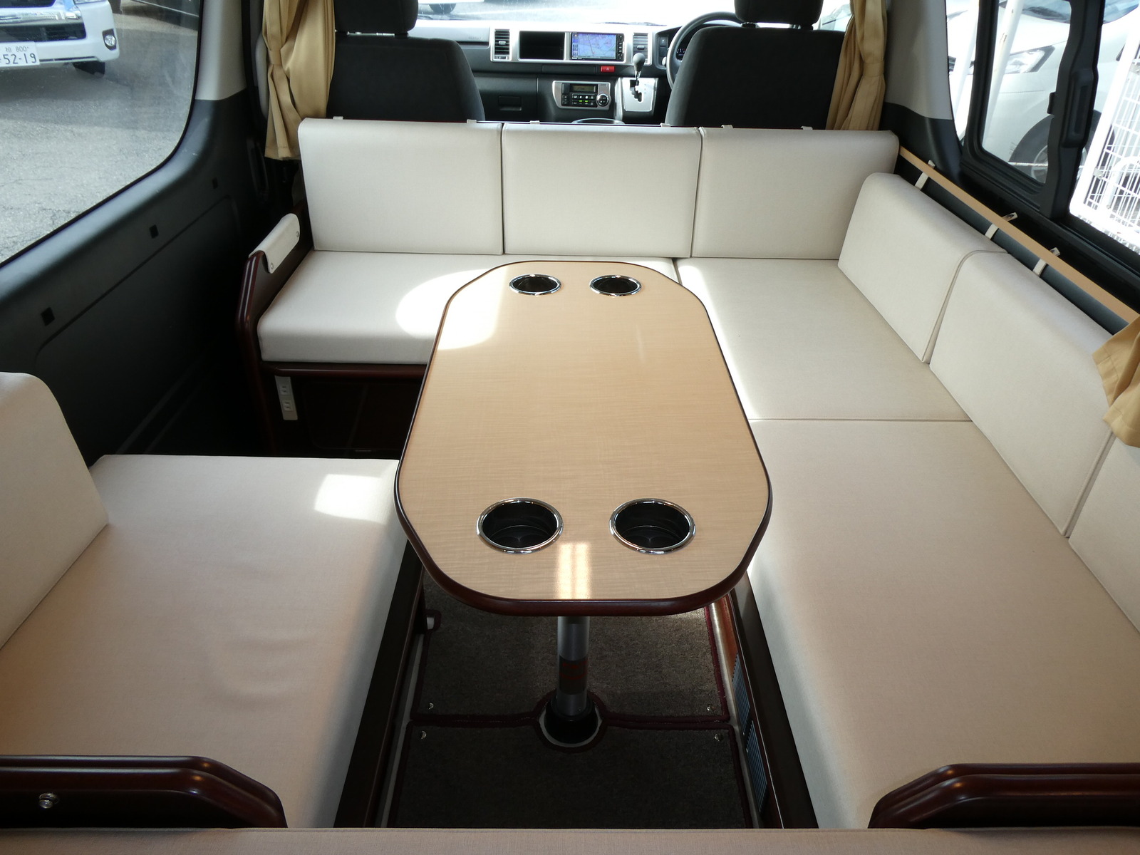 キャンピングカーバンコン