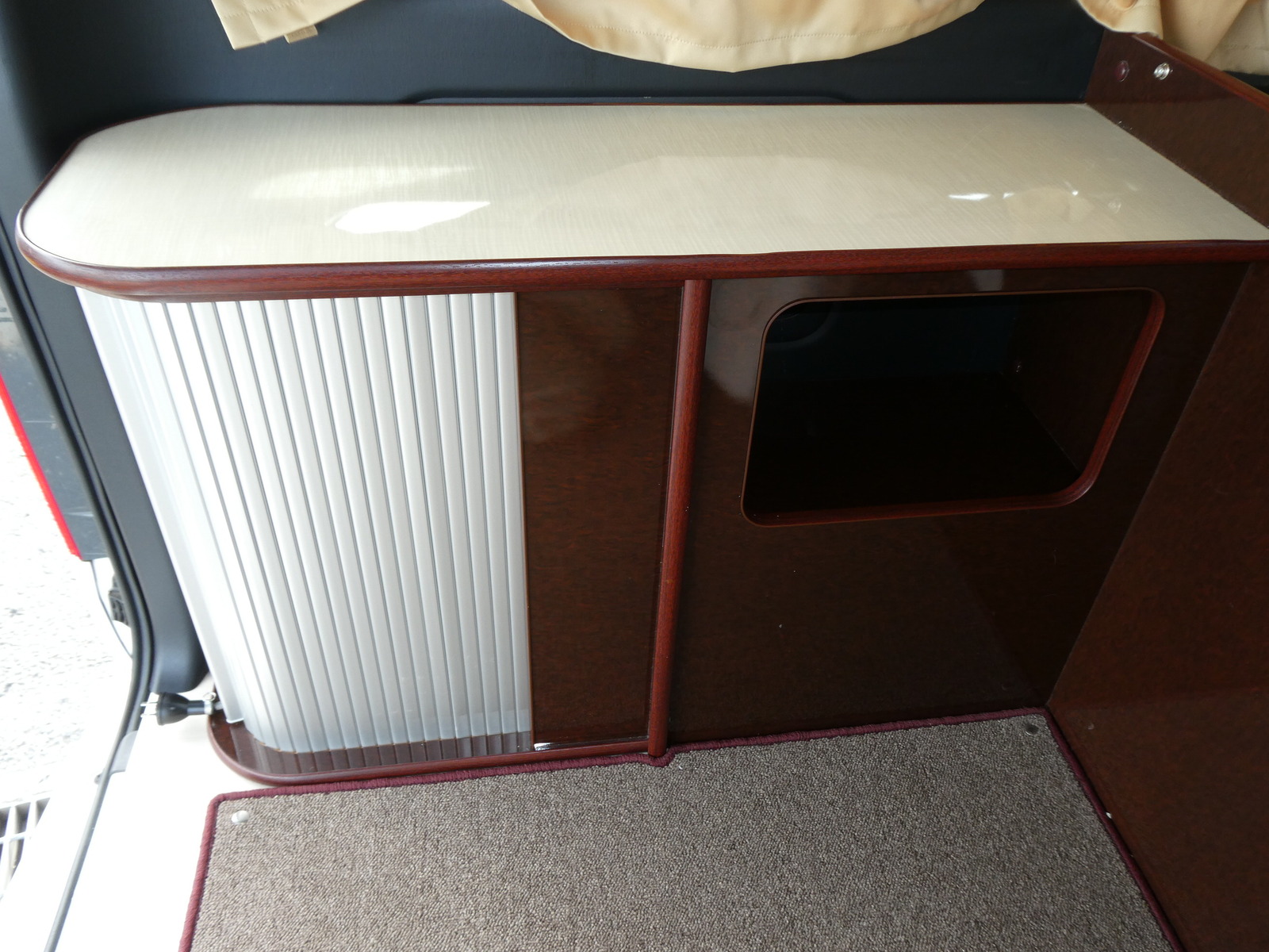 キャンピングカーバンコン