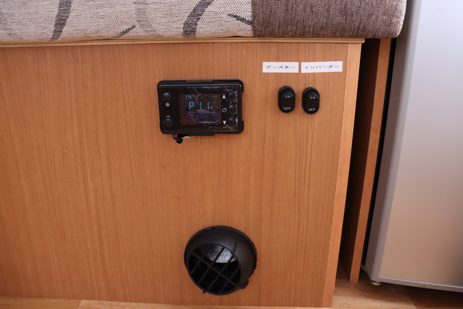 キャンピングカートレーラー