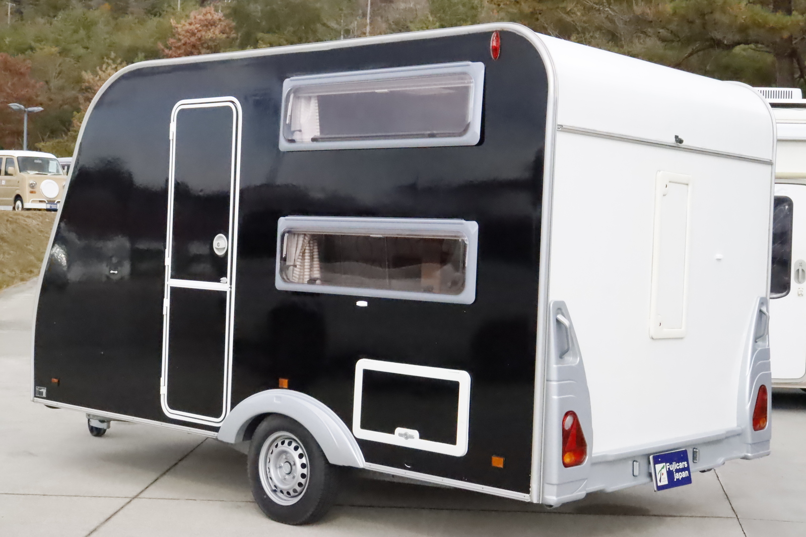 キャンピングカートレーラー