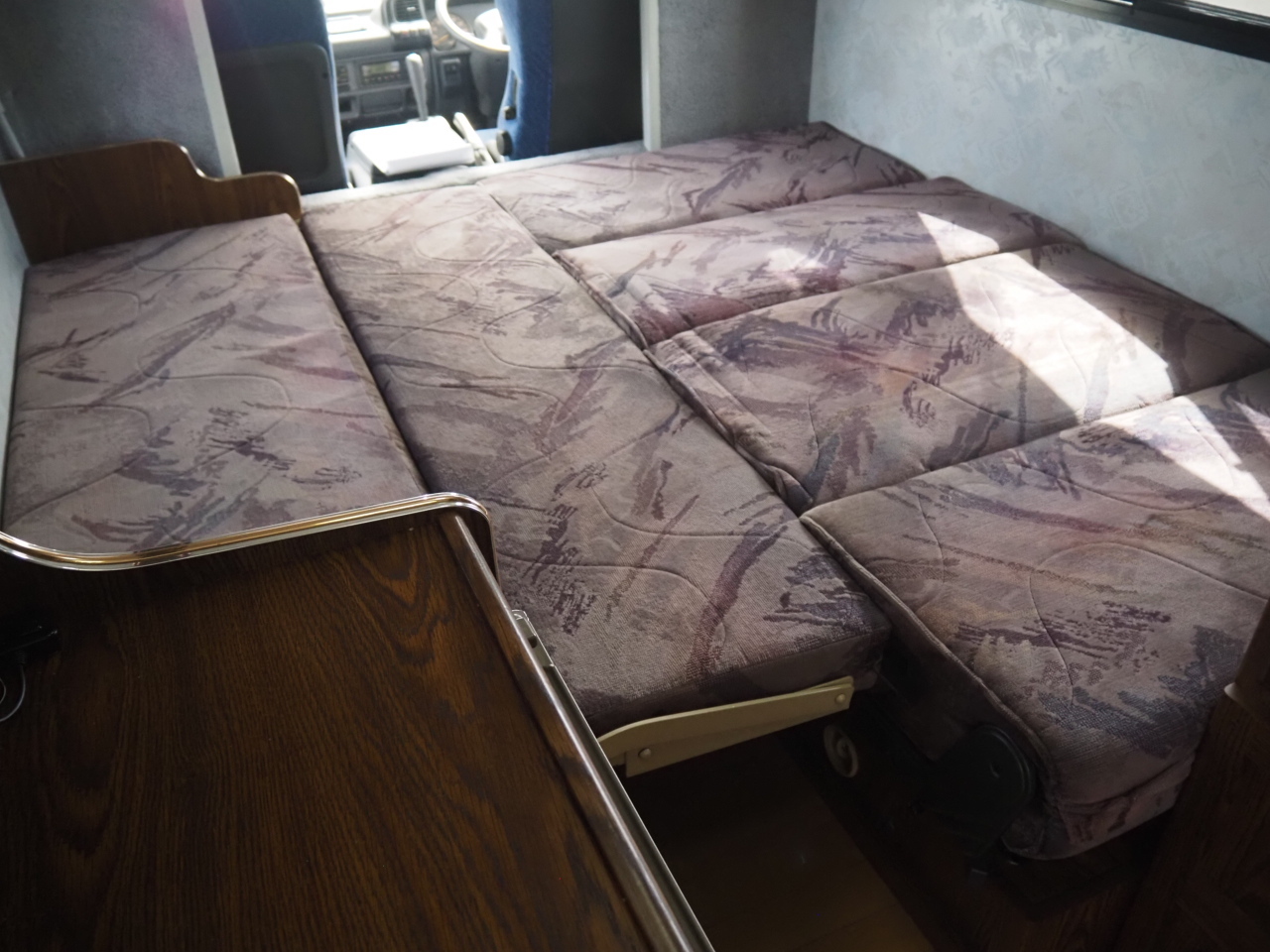 キャンピングカーキャブコン