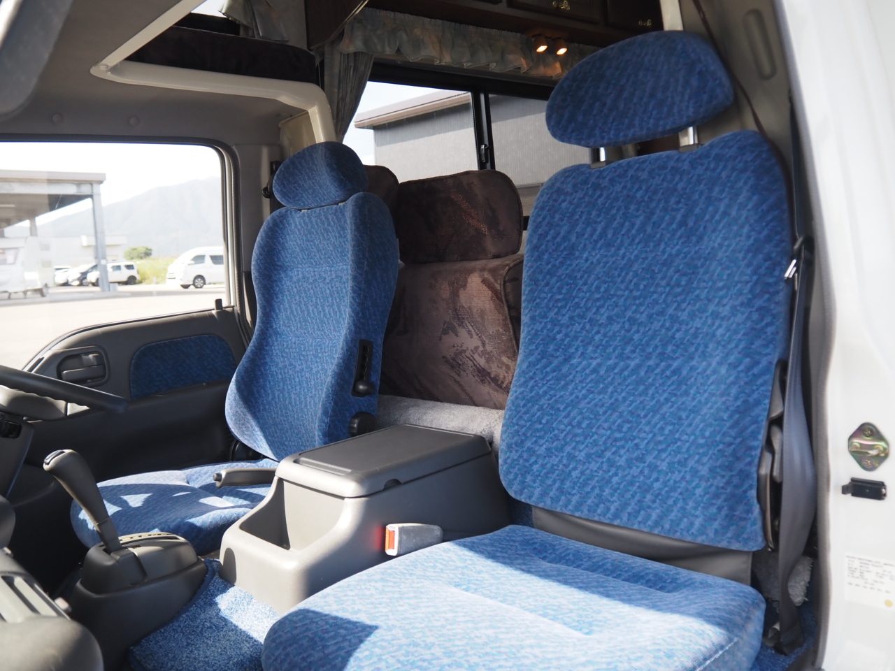 キャンピングカーキャブコン