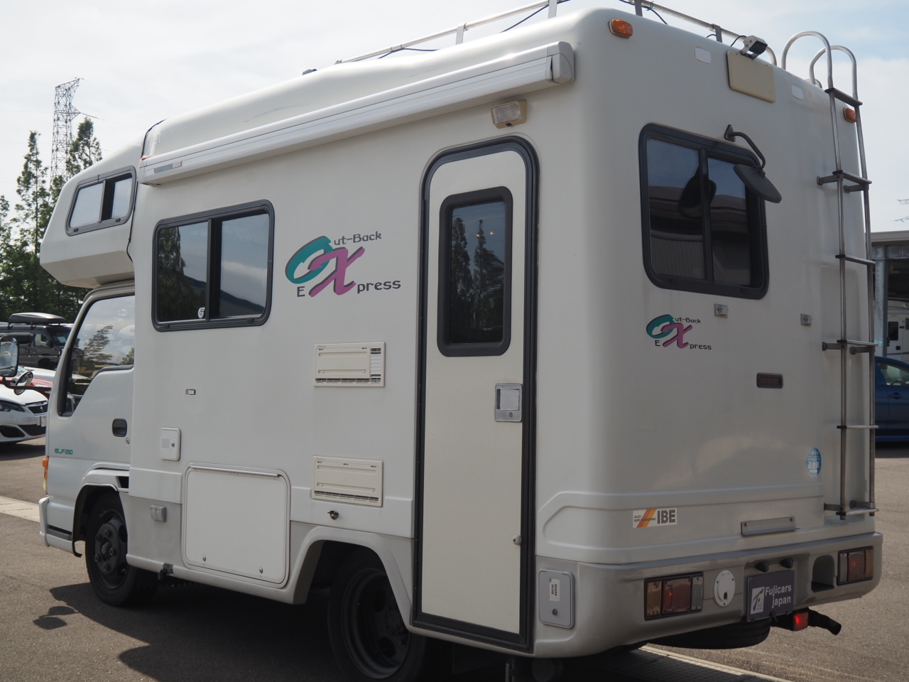 キャンピングカーキャブコン