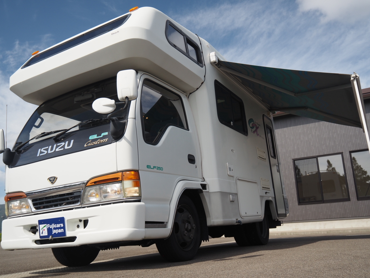 キャンピングカーキャブコン