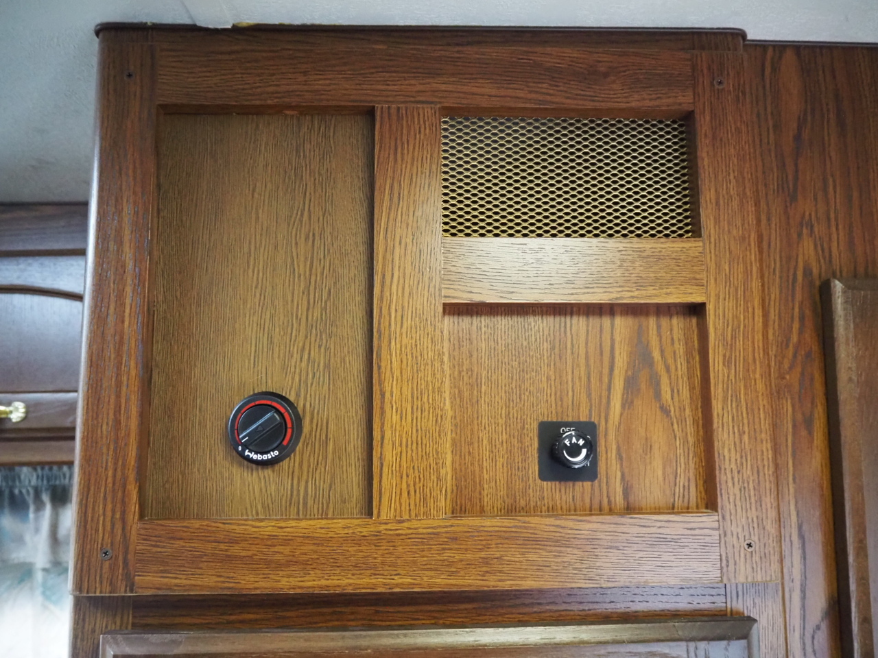 キャンピングカーキャブコン