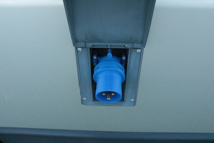 キャンピングカーバンコン