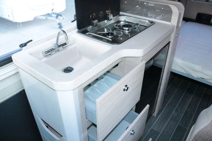 キャンピングカーバンコン