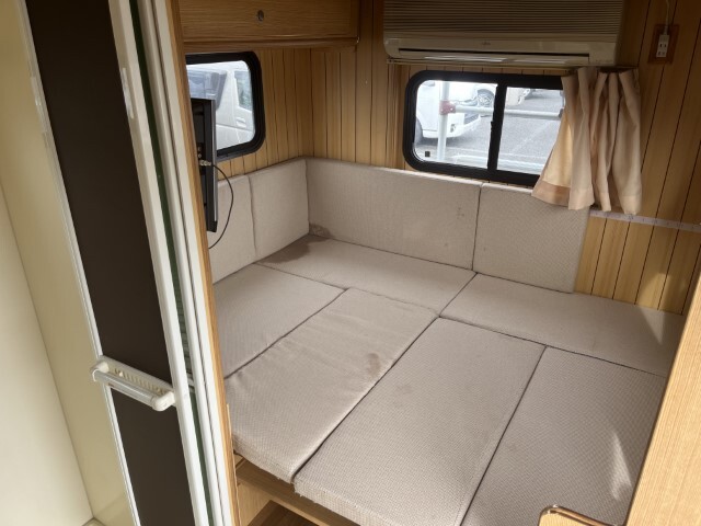 キャンピングカーキャブコン
