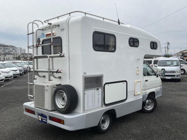 キャンピングカーキャブコン