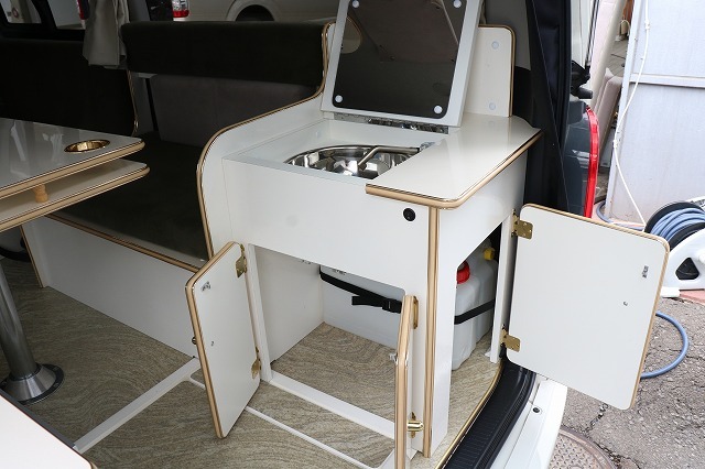 キャンピングカーバンコン