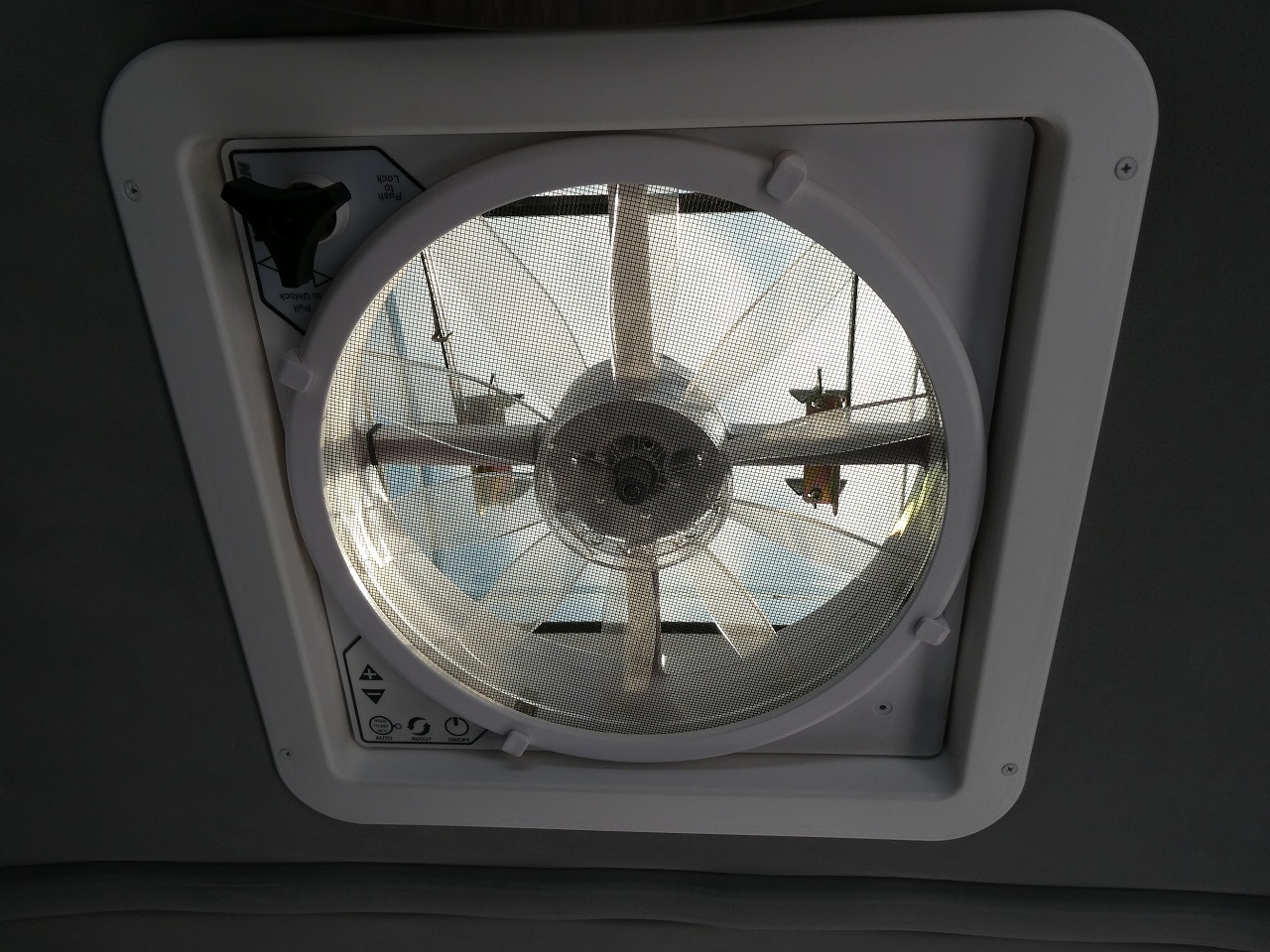 キャンピングカーバンコン