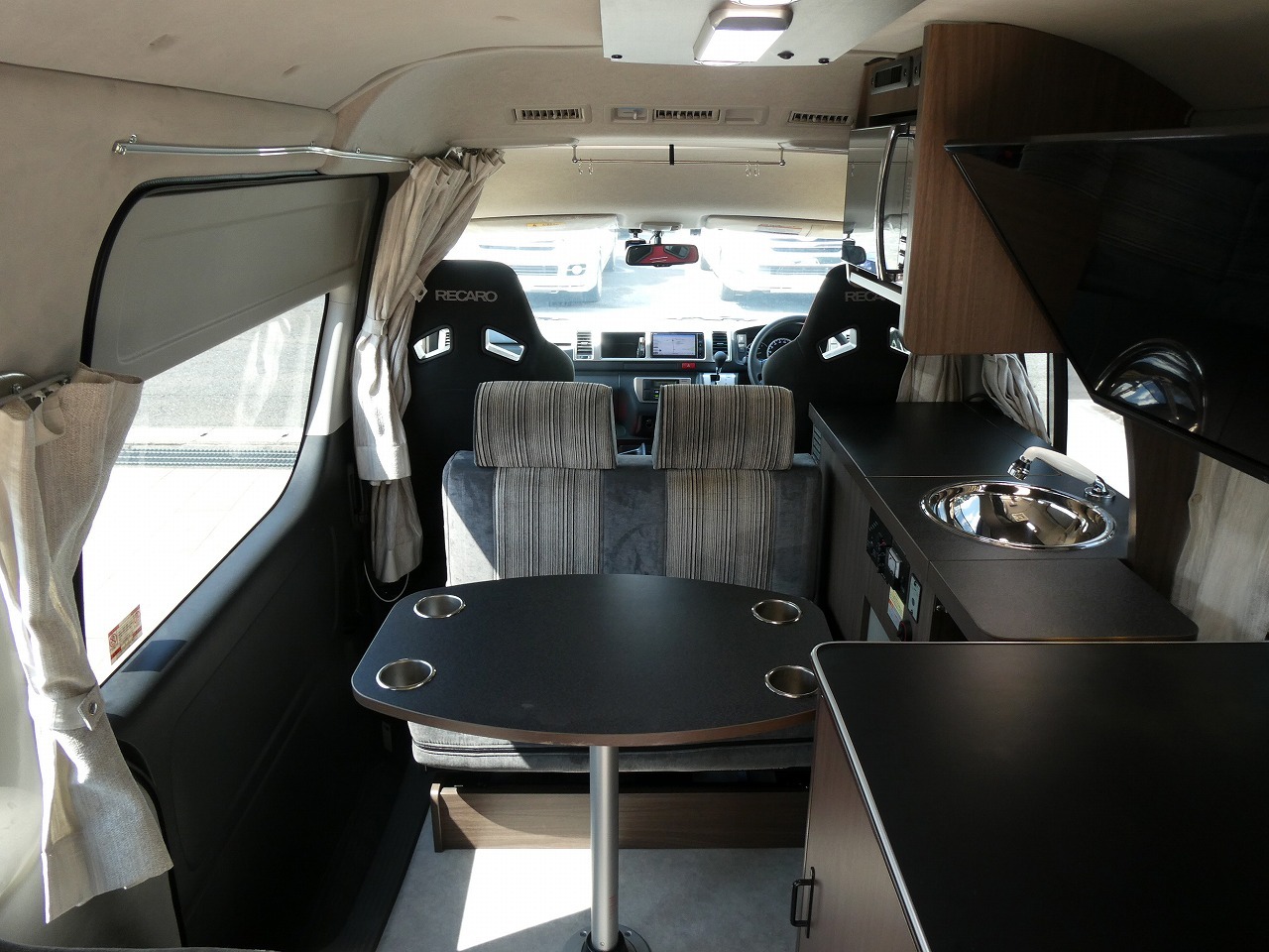 キャンピングカーバンコン